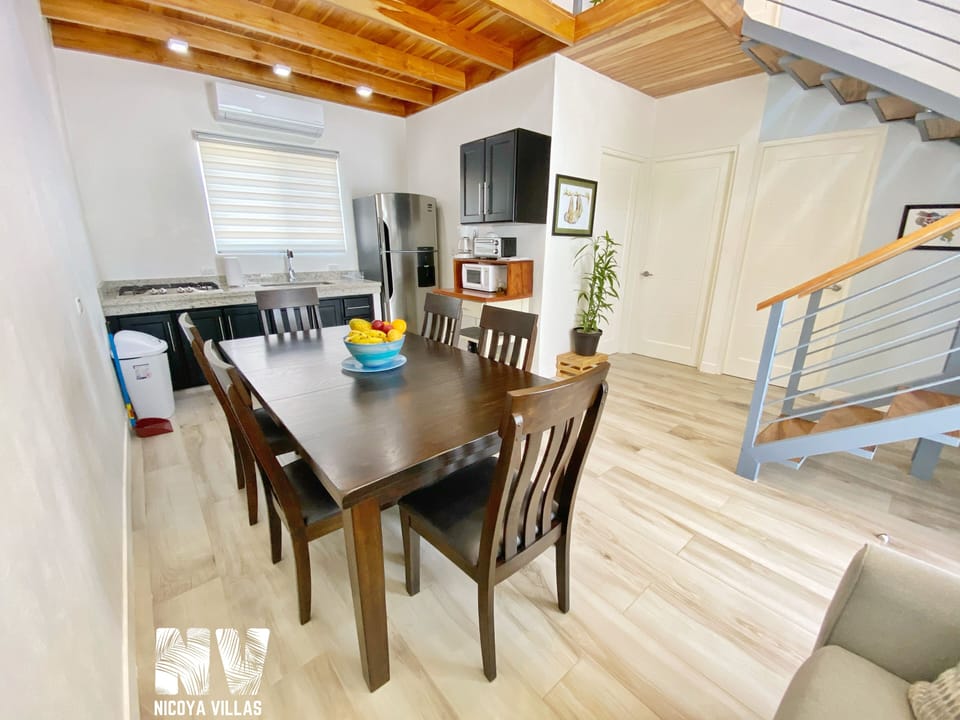 Kitchen dinning area