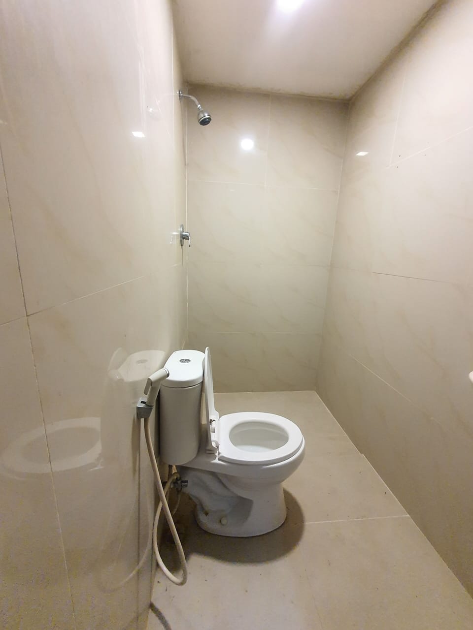Deluxe Double or Twin Room | Bathroom | Towels, soap, shampoo