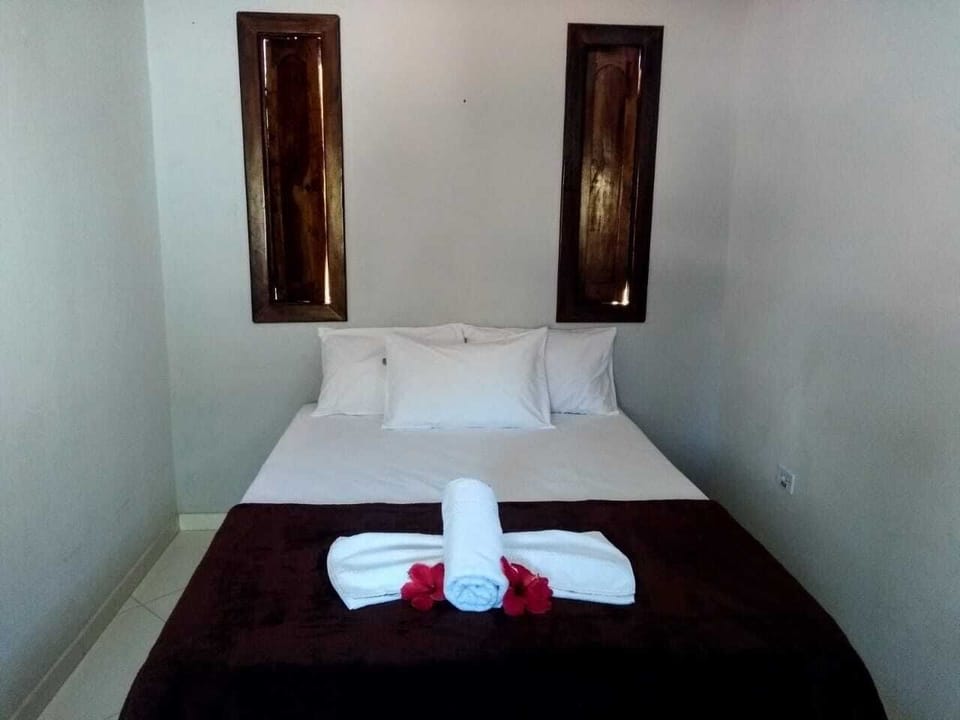 Basic Triple Room | Free WiFi, bed sheets