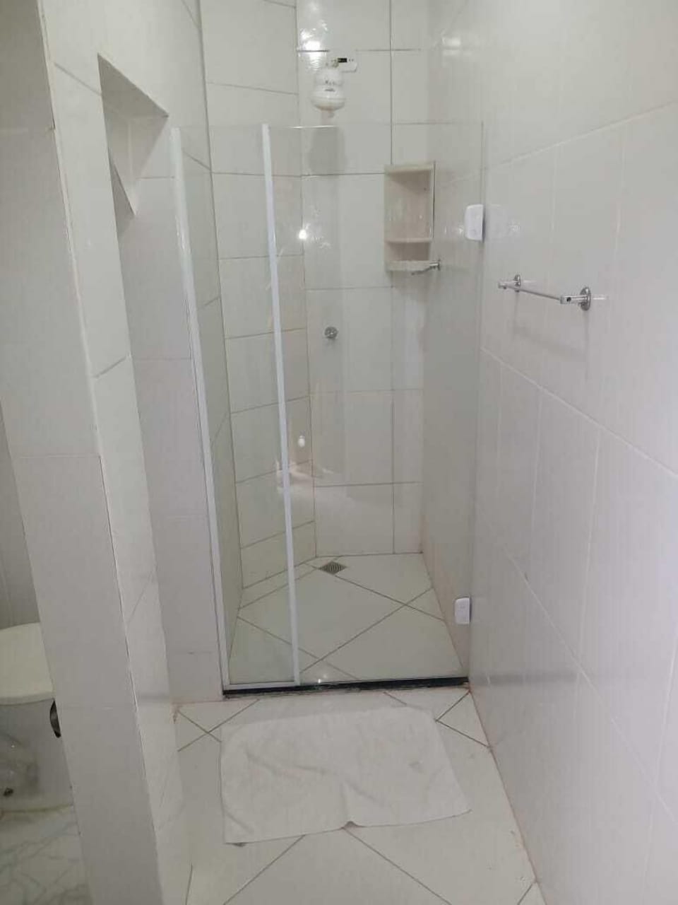 Basic Triple Room | Bathroom | Shower, towels
