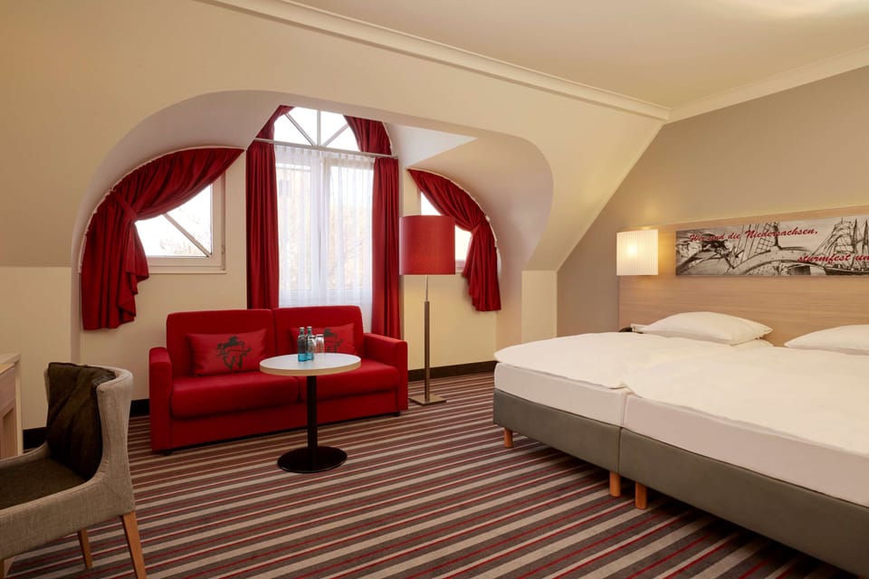 Superior Triple Room | In-room safe, desk, soundproofing, free WiFi