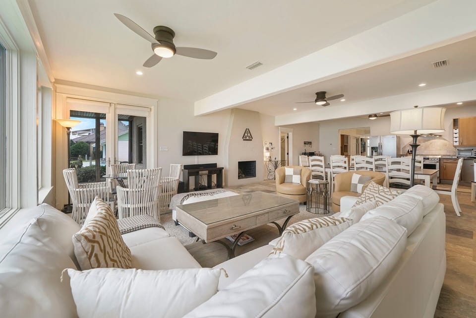 The Point - Blue Mountain Beach - Living Room & Seating Area