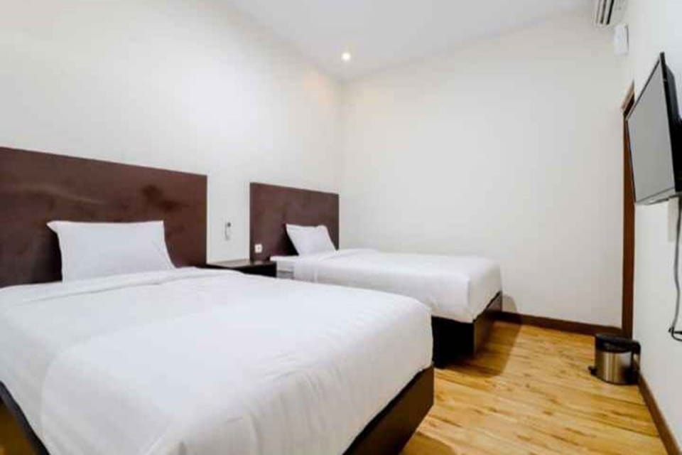 Superior Twin Room | Desk, free WiFi, bed sheets