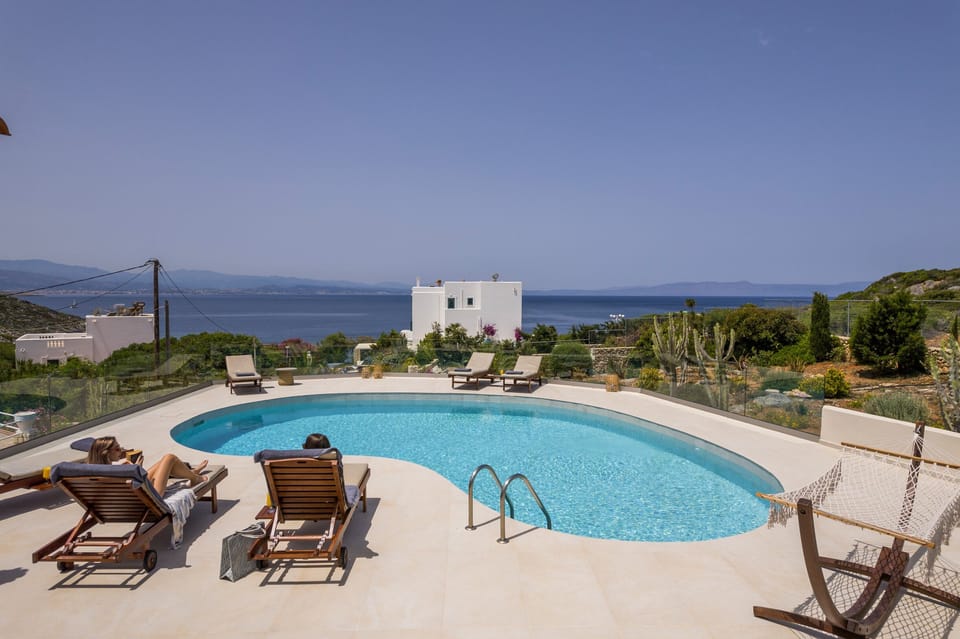 Luxury Villa, with Sea View and Private Heated Pool!