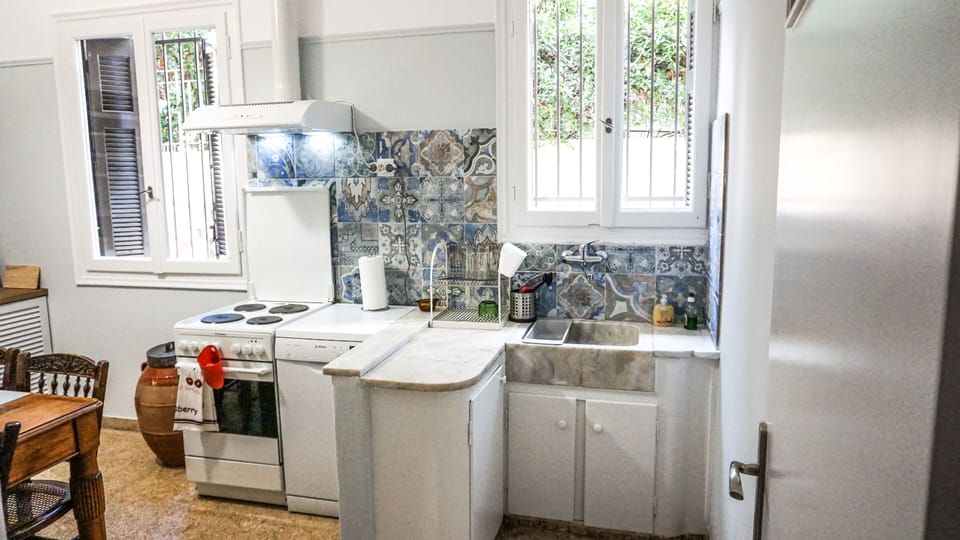 Apartment, 2 Bedrooms | Private kitchen | Full-size fridge, microwave, oven, stovetop