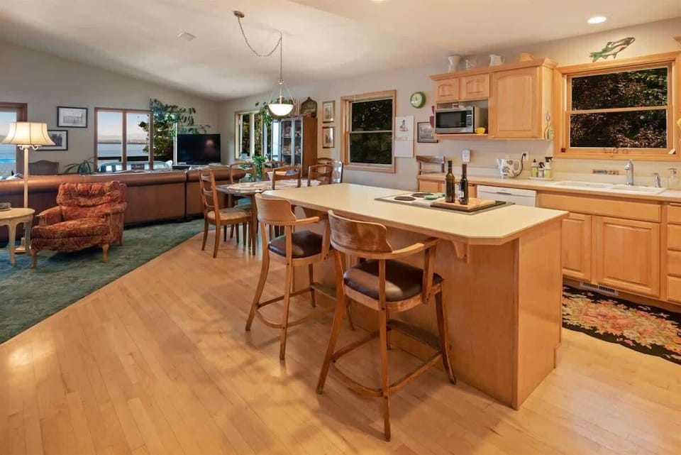 Spacious kitchen with living room 