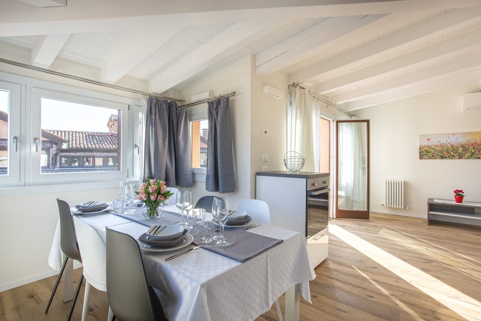 Apartment, 1 Bedroom | In-room dining