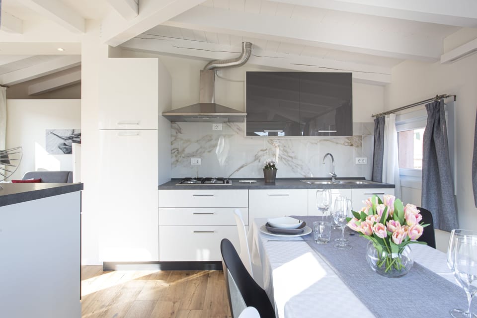 Apartment, 1 Bedroom | In-room dining