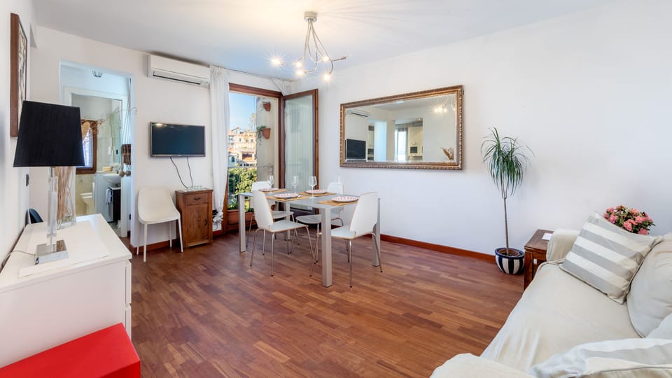 Apartment, 2 Bedrooms (Wi-Fi) | Living area | Flat-screen TV