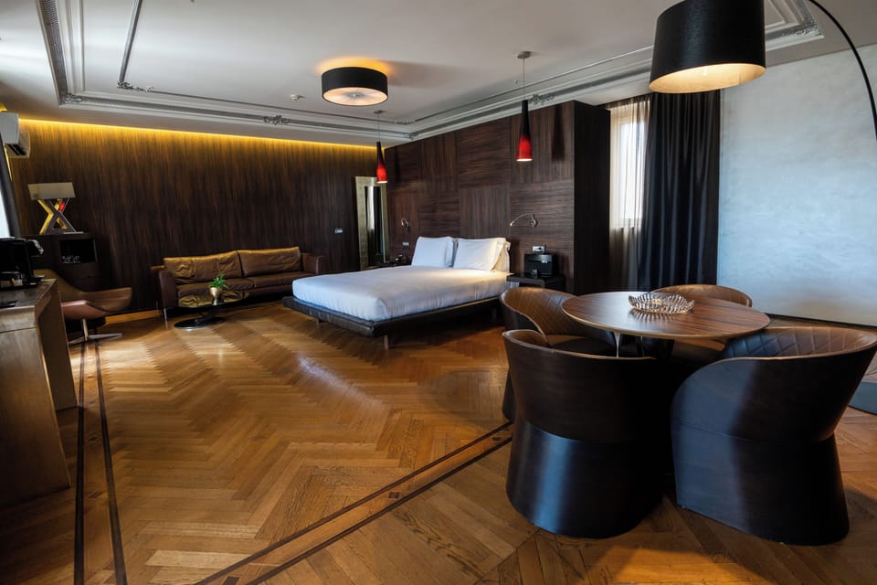 Panoramic Suite | Premium bedding, down comforters, minibar, in-room safe