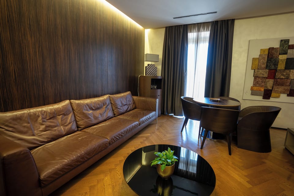 Junior Suite | Premium bedding, down comforters, minibar, in-room safe