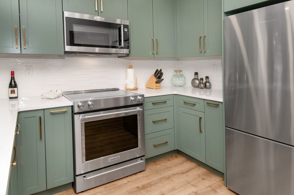 Condo, 2 Bedrooms | Private kitchen | Fridge, microwave, oven, dishwasher