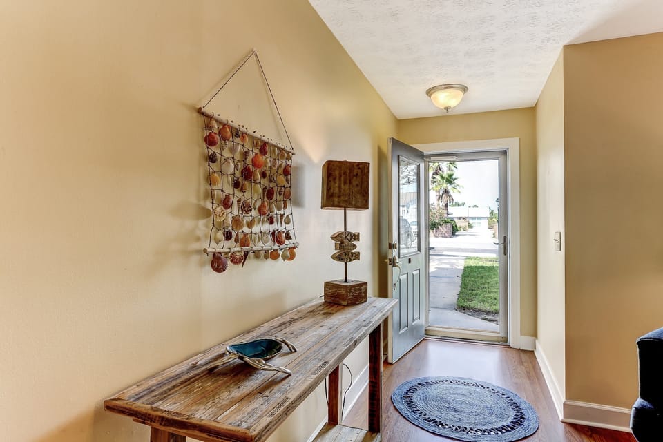 Condo, 3 Bedrooms | Interior