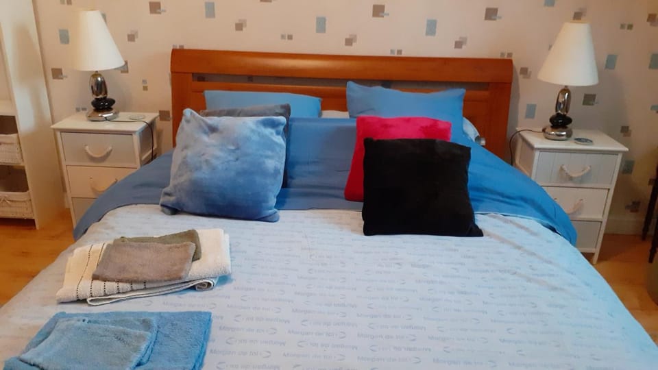 Individually decorated, individually furnished, desk, laptop workspace