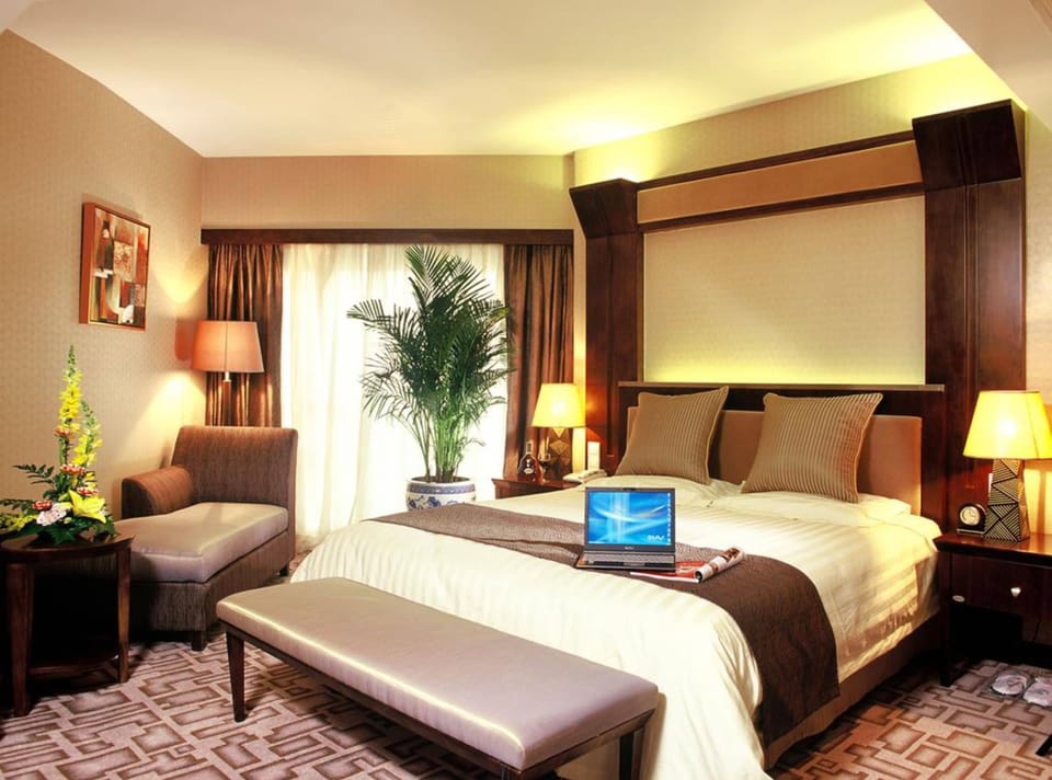 Blackout drapes, WiFi (free), bed sheets