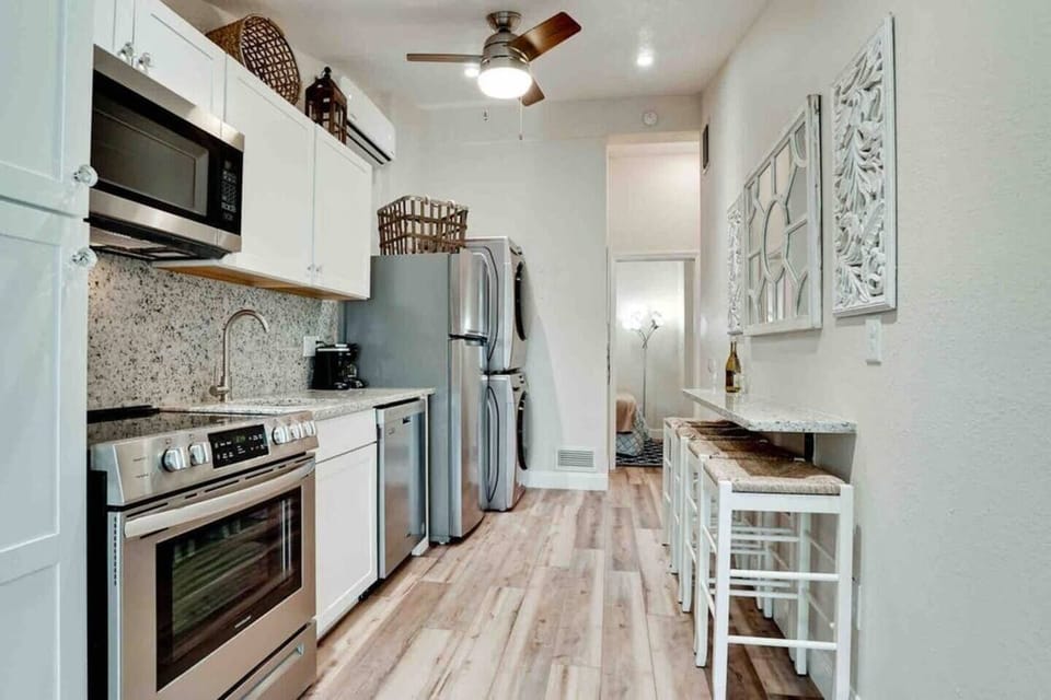 Attractive kitchenette makes meal prep a snap