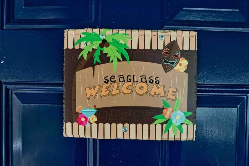 Seaglass is our popular 2 beroom unit located upstairs at the quaint Blue Island Inn
