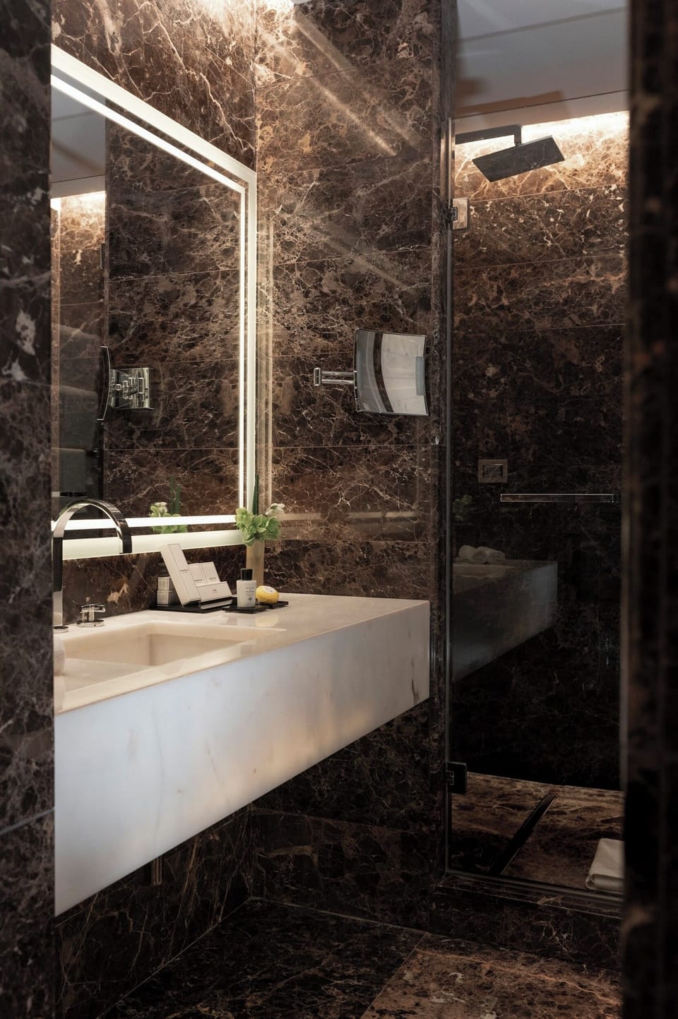 Junior Suite | Bathroom | Rainfall showerhead, free toiletries, hair dryer, bathrobes