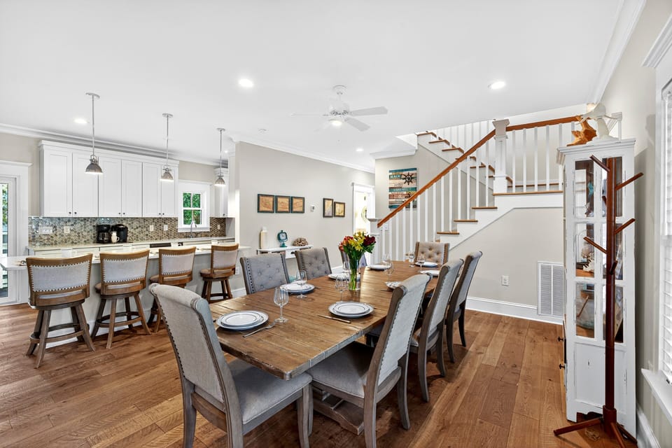 Lots of seating in the dining area which is next to the open concept kitchen.  Easy to socialize while preparing meals.
