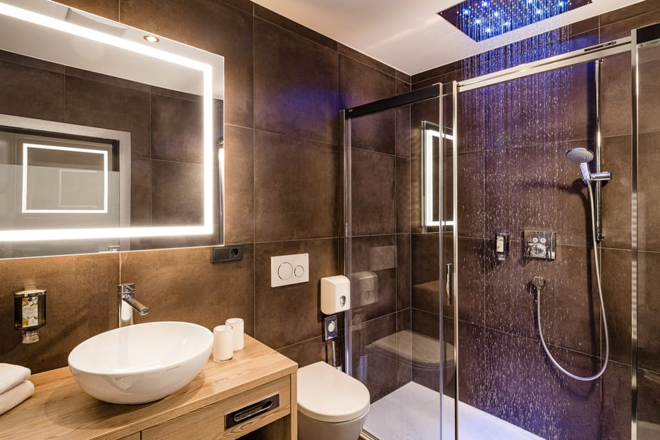 Bathtub, free toiletries, hair dryer, bathrobes