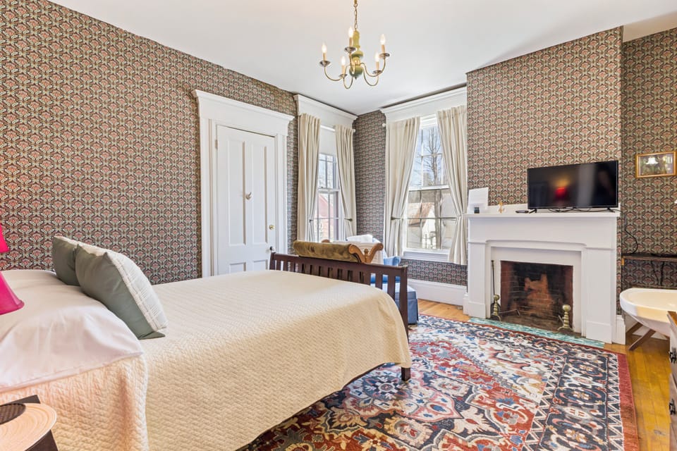 Comfort Single Room, Non Smoking (Room 3, Second Floor) | Individually decorated, individually furnished, iron/ironing board