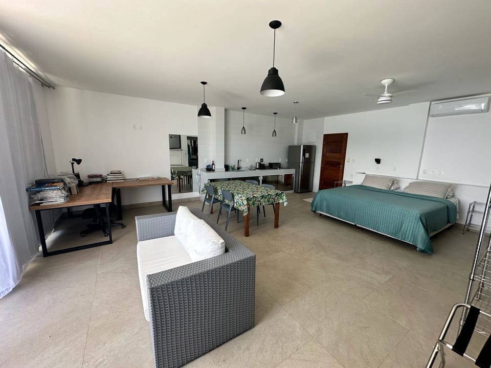 Superior Quadruple Room | Living area