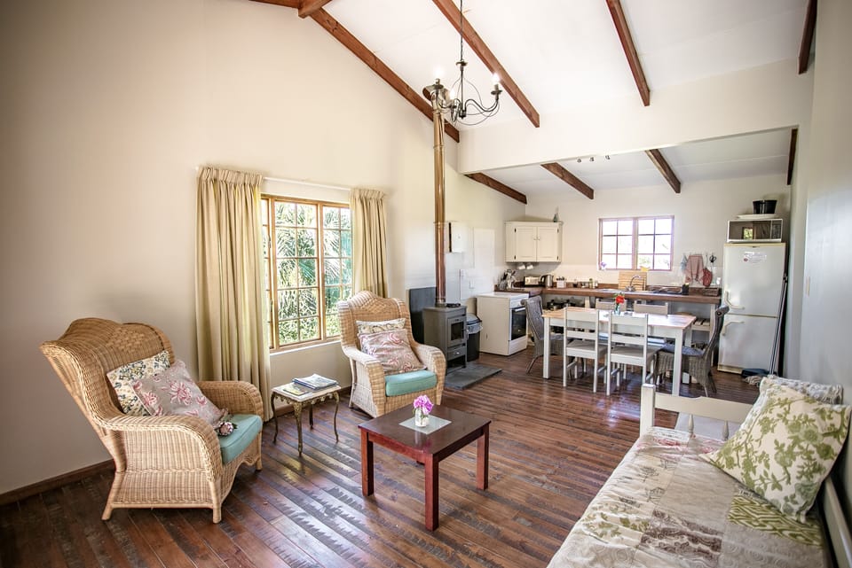 Nguni Forest Lodge 3 (6 adults/2 kid) | Private kitchen | Fridge, electric kettle
