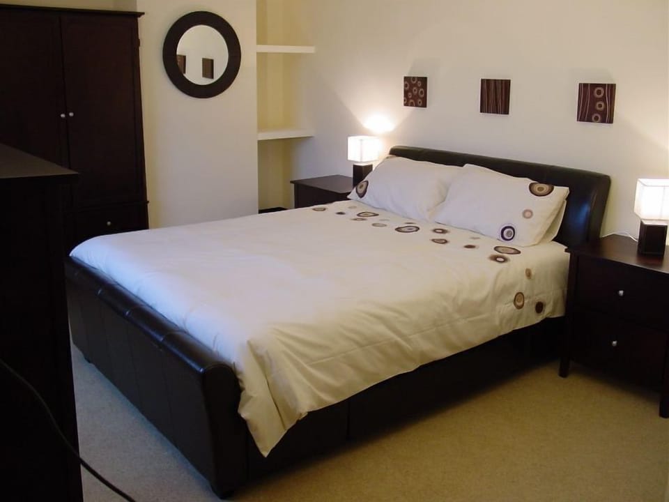 Deluxe House | 3 bedrooms, premium bedding, individually decorated