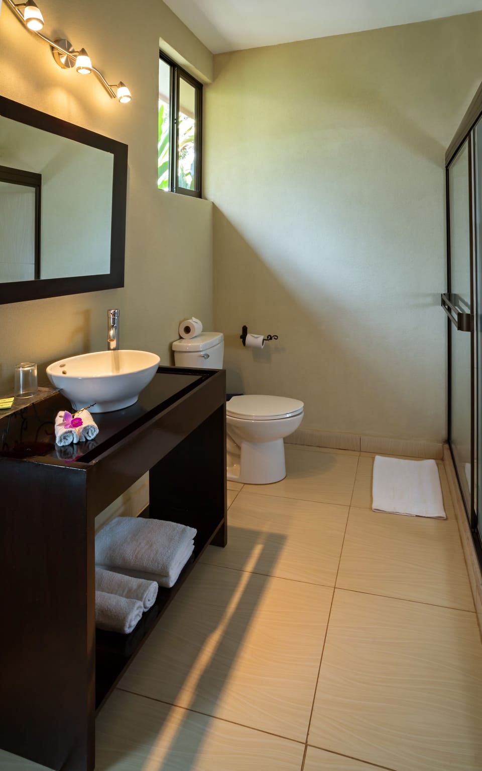 Standard Double Room, 2 Double Beds | Bathroom | Shower, free toiletries, towels