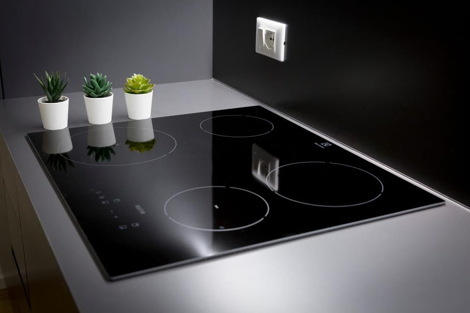 Coffee/tea maker, electric kettle