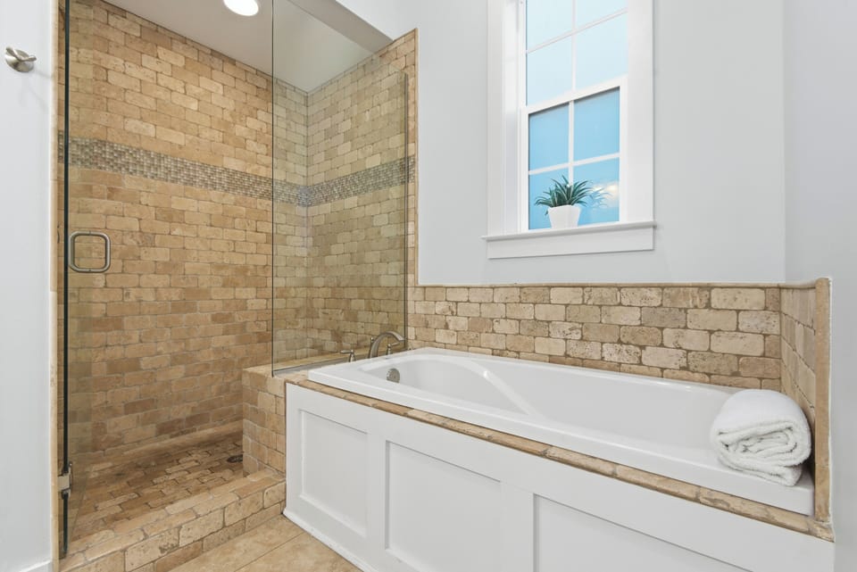 Bathroom for 1st floor king room
