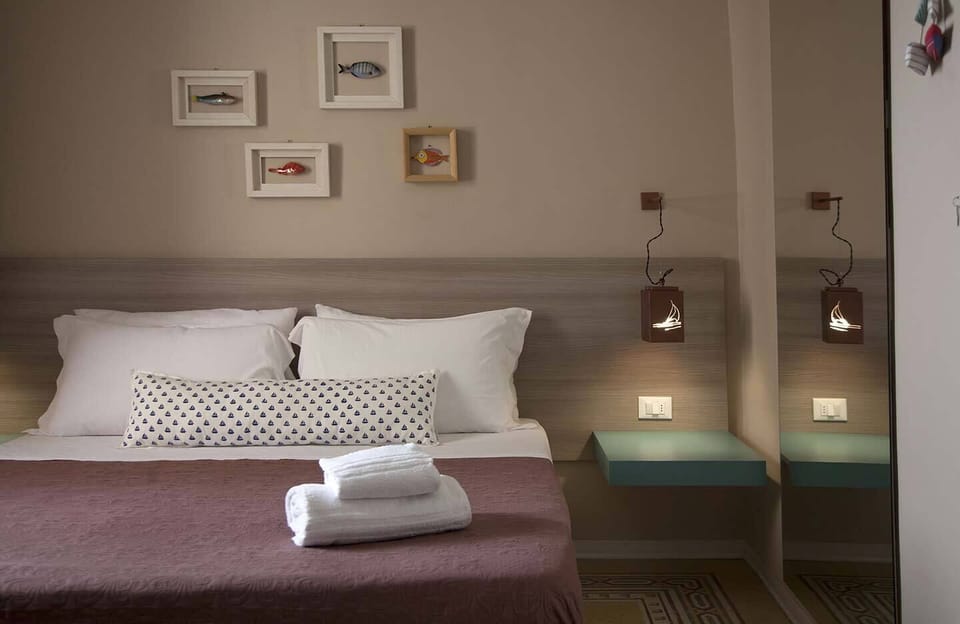 Minibar, desk, iron/ironing board, free WiFi