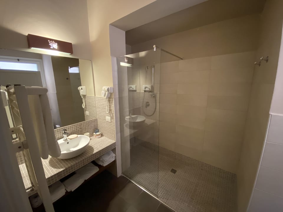 Minibar, desk, iron/ironing board, free WiFi