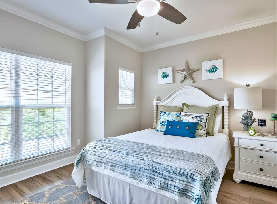 3rd Floor - 🛏️ Queen Suite with en suite bath