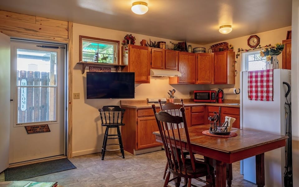 The kitchen has everything you need to easily prepare meals or a picnic for Yellowstone