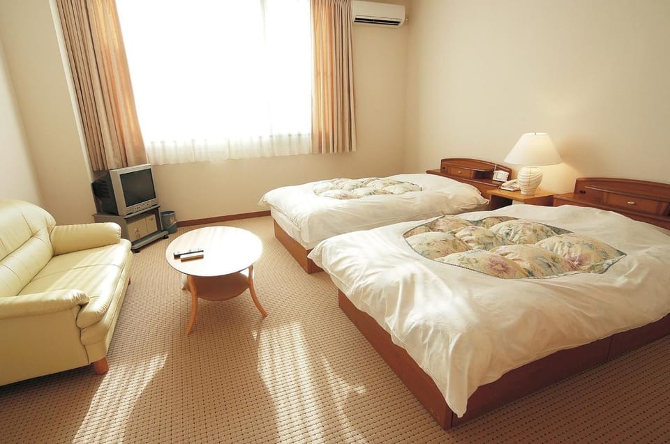 Twin Room | In-room safe, WiFi (free)
