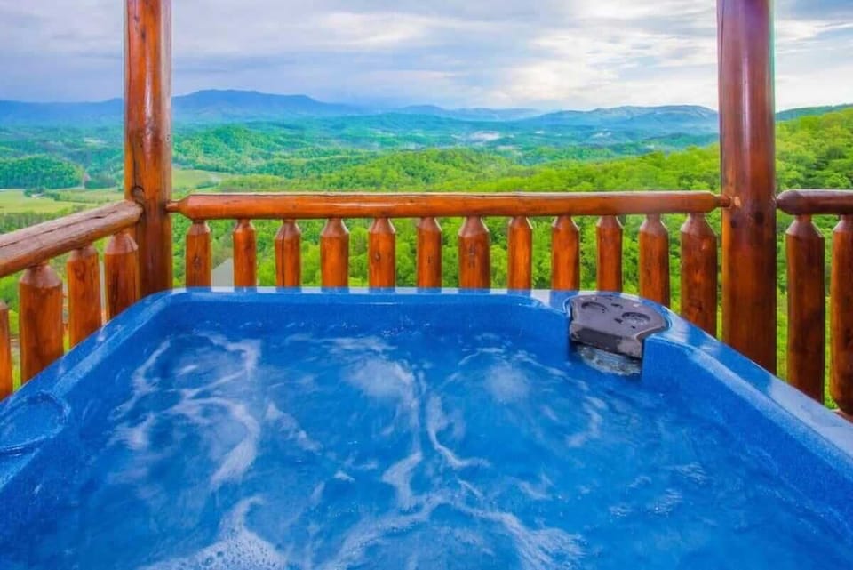 After a long day of enjoying the sites of the Smokies, unwind in the hot tub.