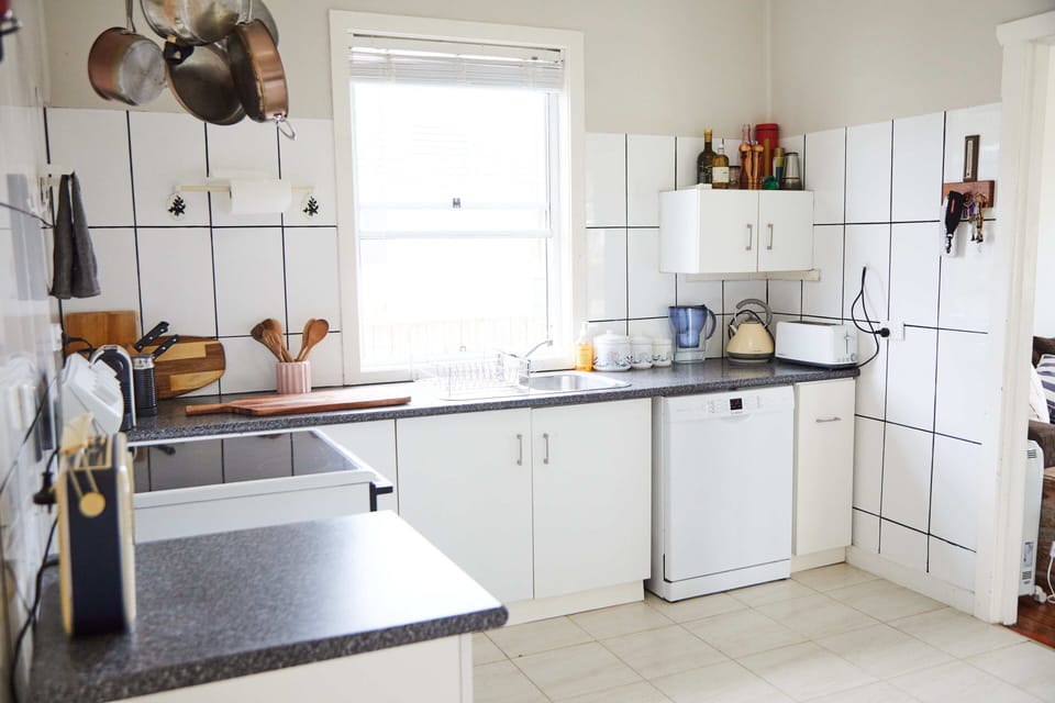 Well equipped
 kitchen with dishwasher