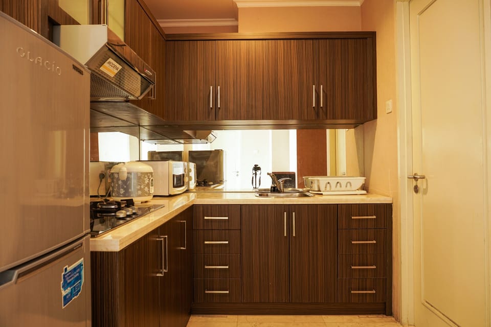 Room | Private kitchen | Fridge, stovetop, cookware/dishes/utensils