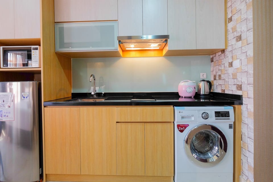Room | Private kitchen | Fridge, stovetop, cookware/dishes/utensils