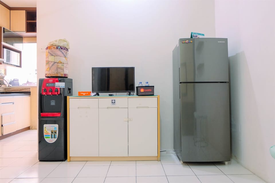 Room | Private kitchen | Fridge, stovetop, cookware/dishes/utensils