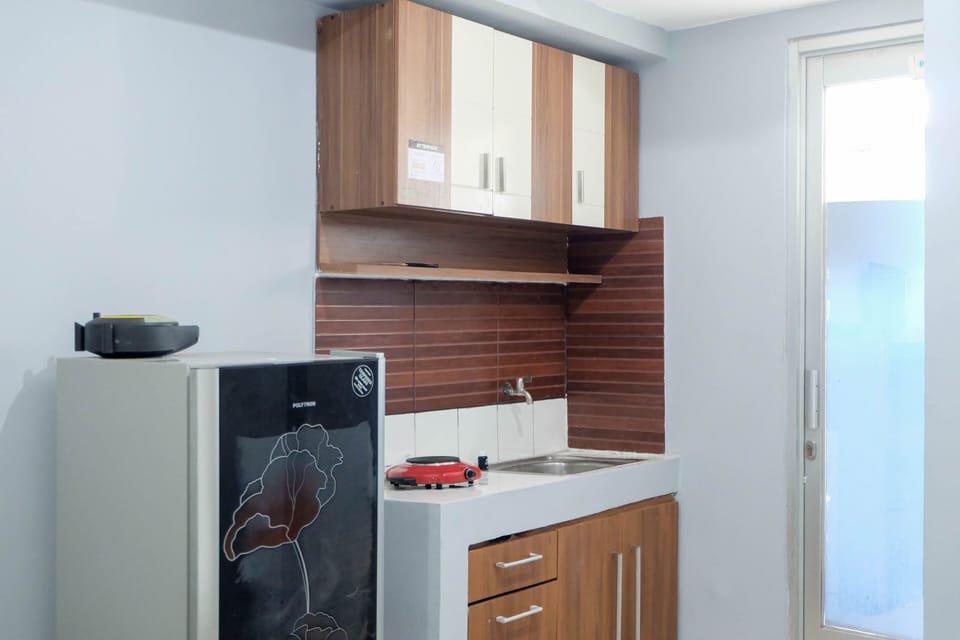 Room | Private kitchen | Fridge, stovetop, cookware/dishes/utensils
