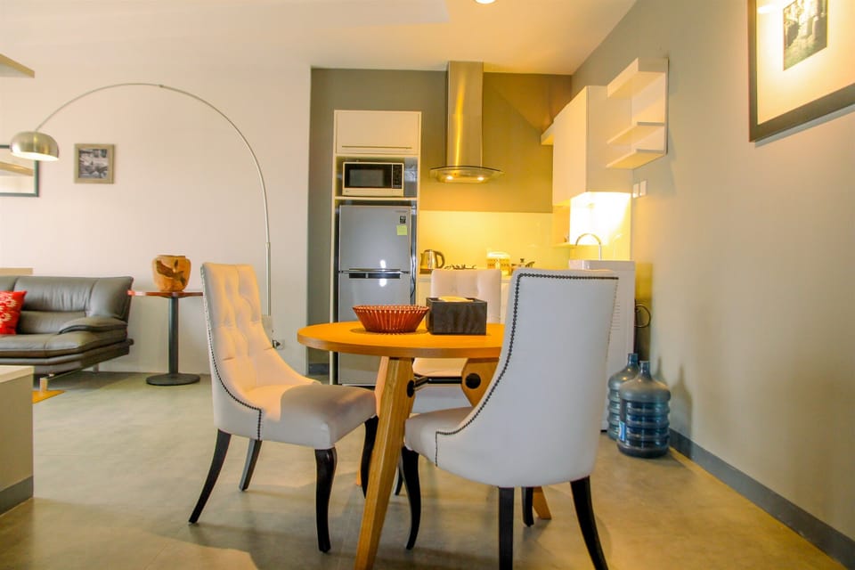 Room | In-room dining