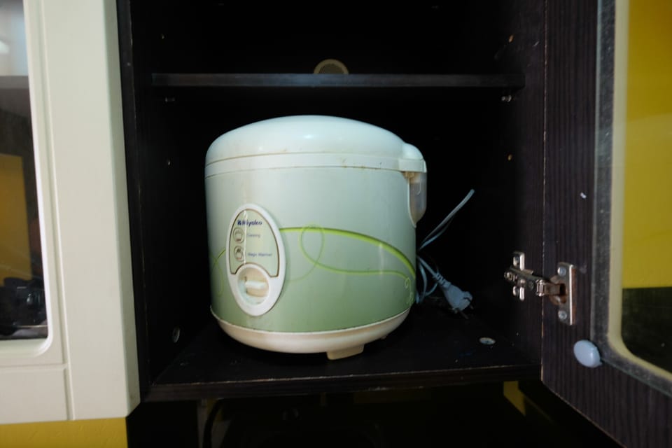 Room | Private kitchen | Fridge, stovetop, cookware/dishes/utensils