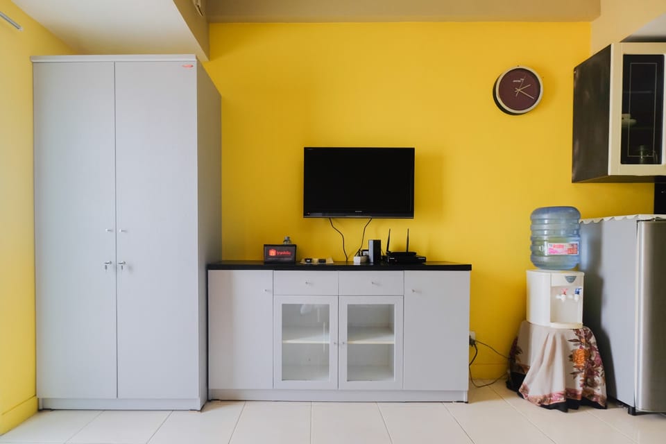 Room | Living area | TV