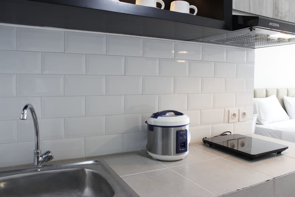 Room | Private kitchen | Fridge, stovetop, electric kettle, cookware/dishes/utensils