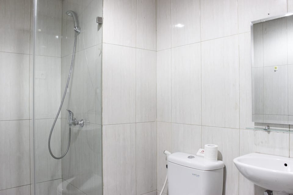 Room | Bathroom | Shower, towels
