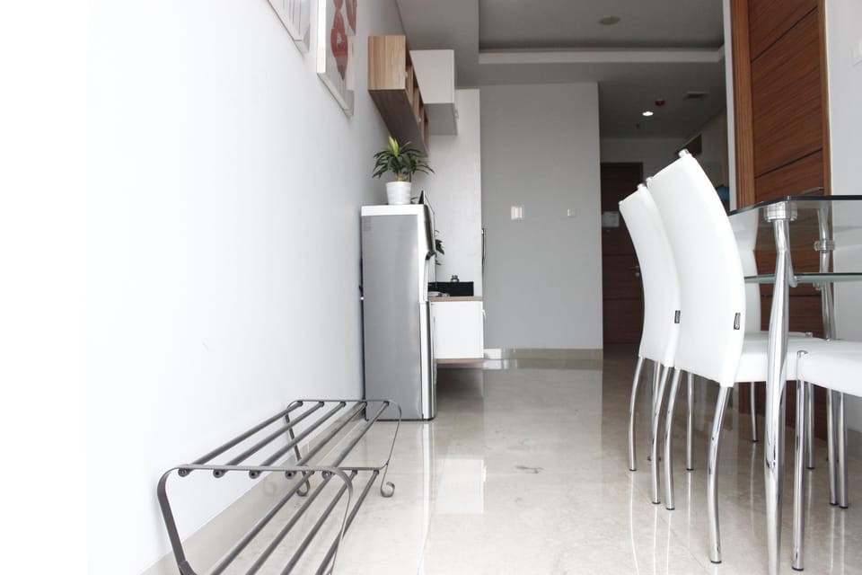 Room | Private kitchen | Fridge, stovetop, cookware/dishes/utensils