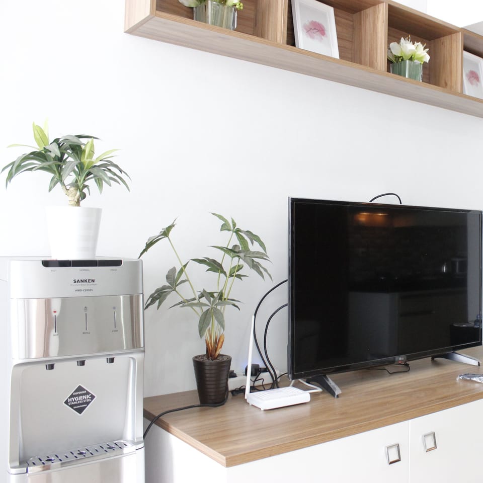 Room | Living room | TV