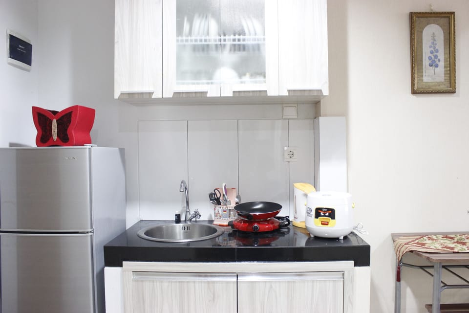 Room | Private kitchen | Fridge, stovetop, electric kettle, cookware/dishes/utensils